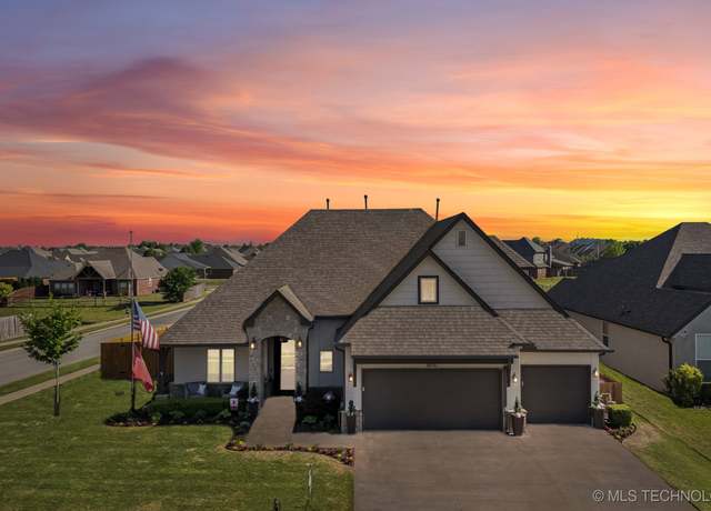 Property at 18510 E 46th Pl S, Tulsa, OK 74134, 4 beds, 3.5 baths