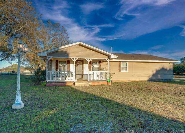 Property at 801 N Hickory St, Roff, OK 74865, 3 beds, 2 baths