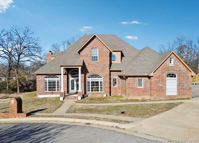Property at 101 S Harrison Ave, Tahlequah, OK 74464, 5 beds, 3.5 baths