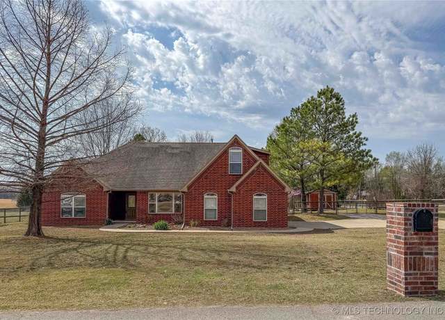 Property at 16 Osprey Dr, Sand Springs, OK 74063, 3 beds, 2 baths