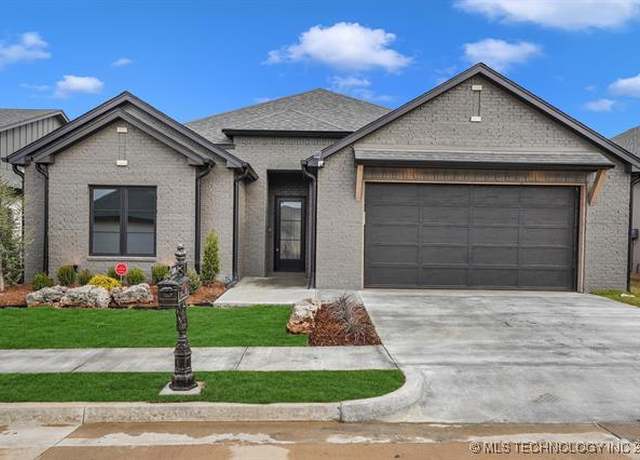 Property at 1105 W 86th St, Tulsa, OK 74132, 3 beds, 3 baths