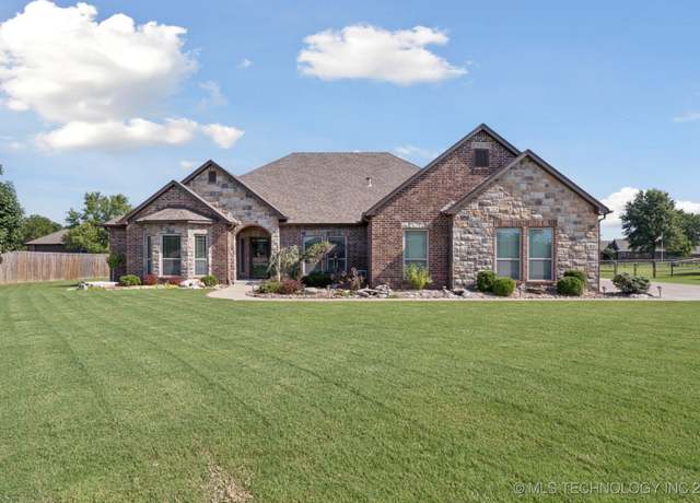 Property at 30217 E 69th St S, Broken Arrow, OK 74014, 4 beds, 2.5 baths