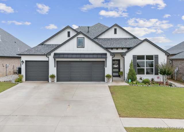 Property at 716 E 126th St, Jenks, OK 74037, 3 beds, 2 baths