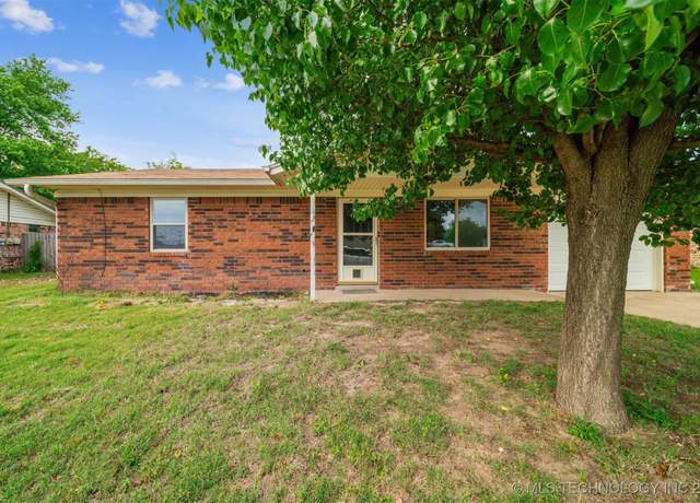 Property at 1317 Damon Dr, Pryor, OK 74361, 3 beds, 1.5 baths