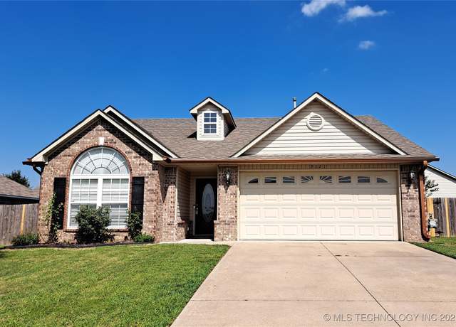Property at 9021 S 257th EastPlace, Broken Arrow, OK 74014, 3 beds, 2 baths