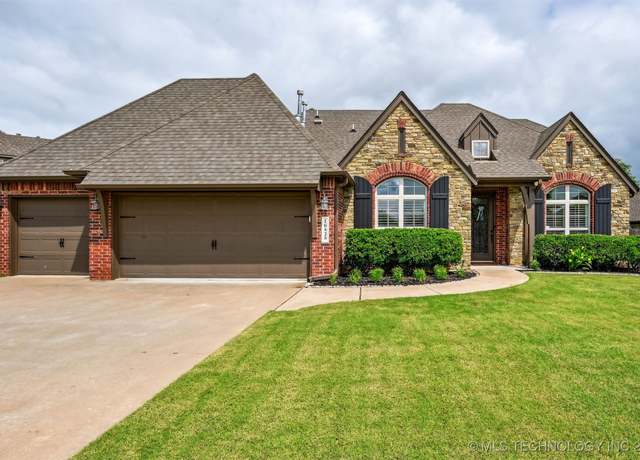 Property at 16425 E 49th St, Tulsa, OK 74134, 5 beds, 3 baths