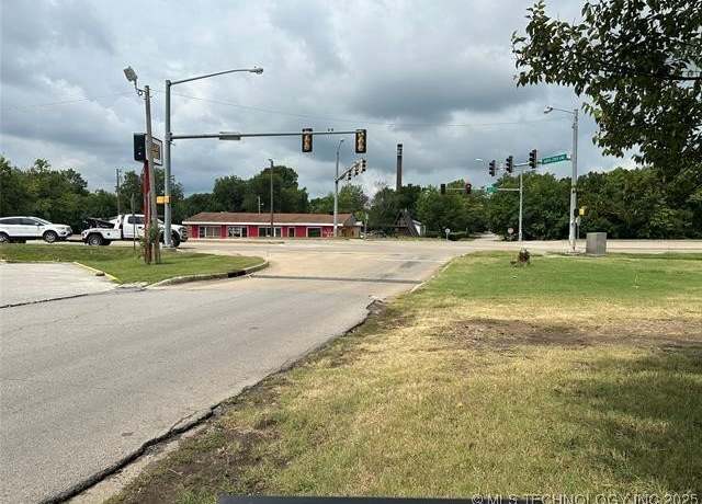 Property at 917 Martin Luther King Dr, Okmulgee, OK 74447