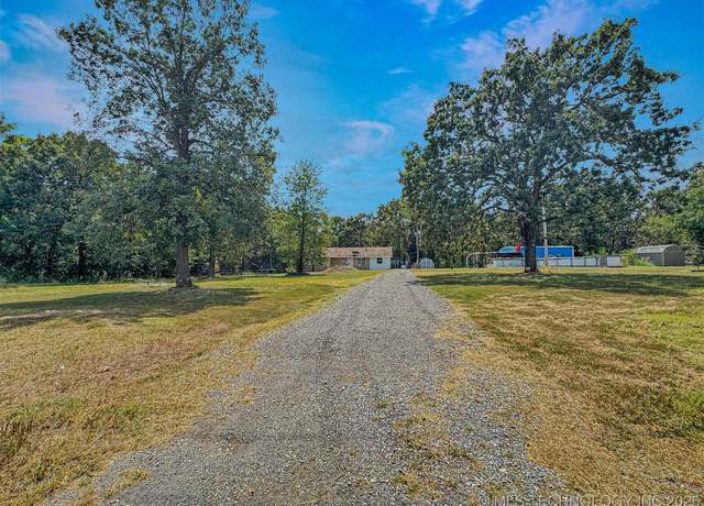 Property at 11366 E Hwy 412, Locust Grove, OK 74352, 4 beds, 2 baths