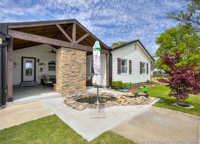 Property at 338 E 45th Pl, Tulsa, OK 74105, 2 beds, 1 bath