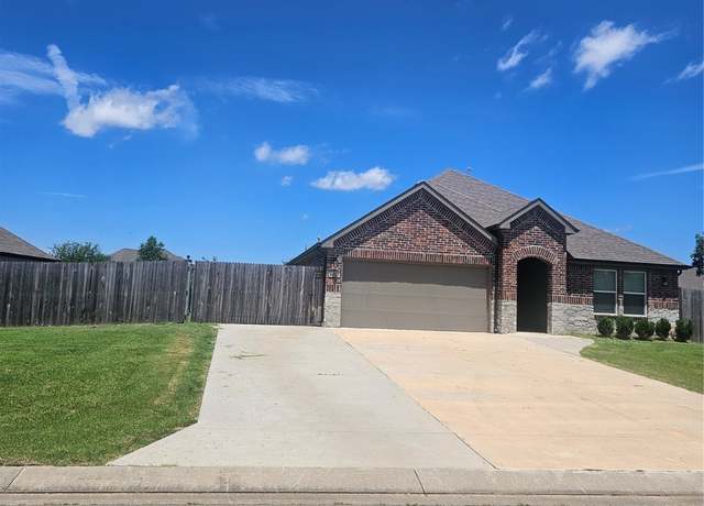 Property at 8327 Vintage Trace Dr, Claremore, OK 74019, 4 beds, 2 baths