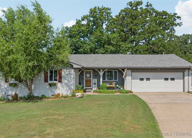 Property at 100 E 13th St, Sand Springs, OK 74063, 3 beds, 2 baths