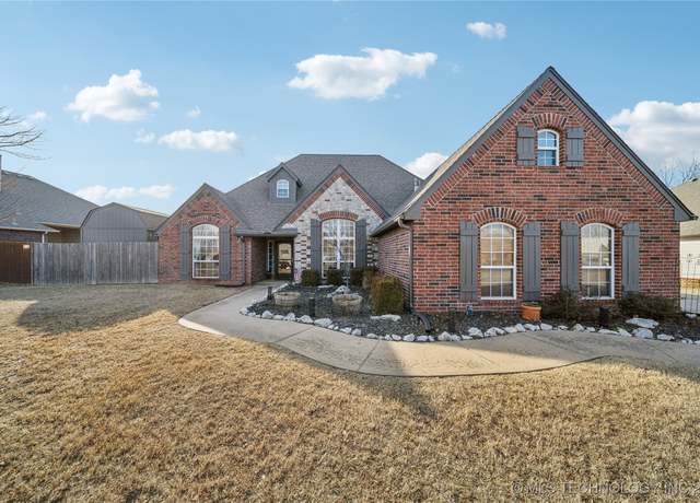 Property at 25604 Murphy Ct, Claremore, OK 74019, 4 beds, 3 baths