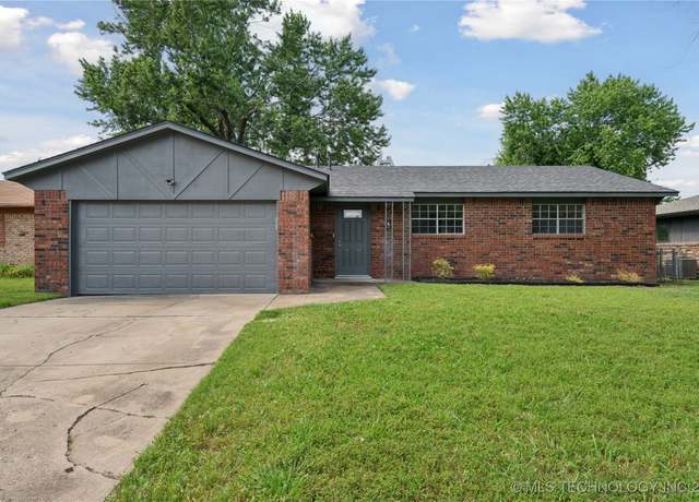 Property at 9307 E 56th St, Tulsa, OK 74145, 3 beds, 1.5 baths