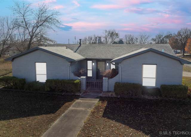 Property at 849 Mingo Ct, Claremore, OK 74017, 3 beds, 2 baths