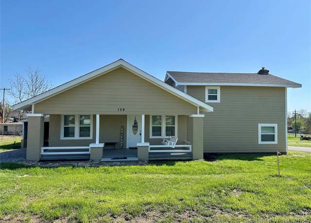 Property at 129 W Tahlequah Ave, Sulphur, OK 73086, 3 beds, 2 baths