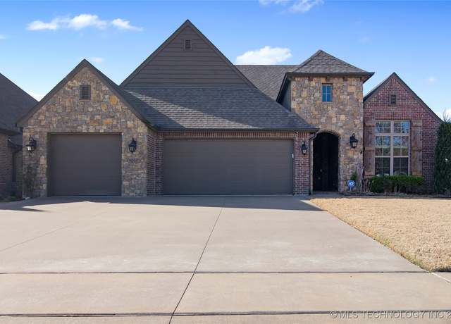 Property at 4007 W Tucson Pl, Broken Arrow, OK 74011, 4 beds, 2.5 baths