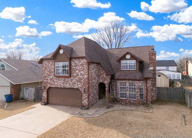 Property at 7532 S Trenton Pl, Tulsa, OK 74136, 4 beds, 2.5 baths