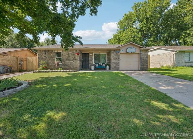 Property at 506 W 149th St S, Glenpool, OK 74033, 3 beds, 1.5 baths