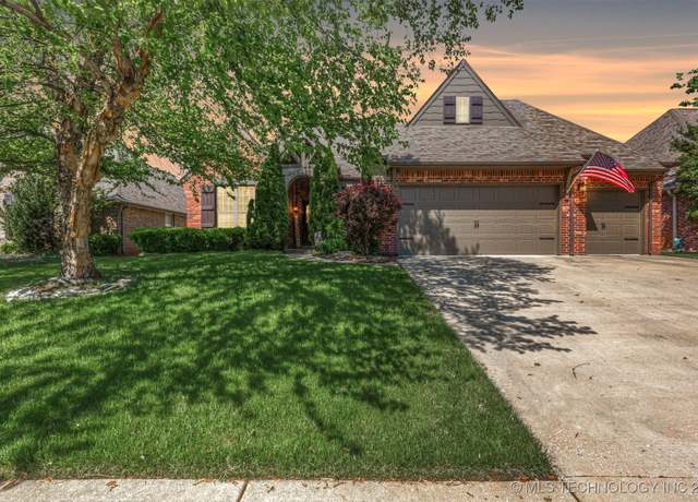Property at 14530 S Gary Pl, Bixby, OK 74008, 4 beds, 2.5 baths