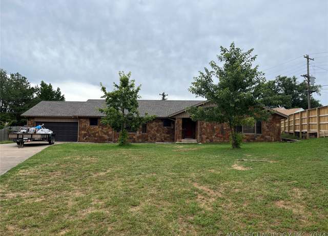 Property at 601 Dogwood Ct, Cleveland, OK 74020, 4 beds, 2.5 baths