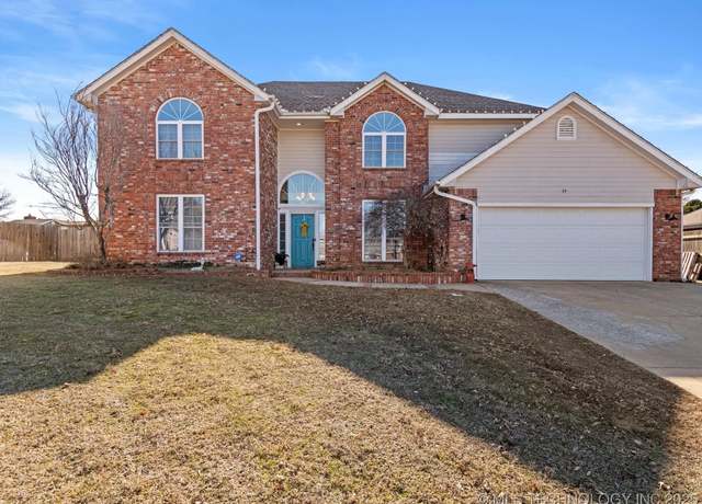 Property at 510 Dorsett Ct, Bartlesville, OK 74006, 4 beds, 3.5 baths