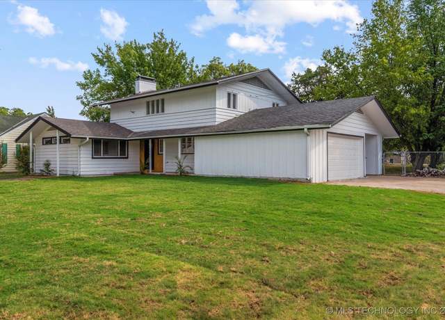 Property at 2096 S Osage Ave, Bartlesville, OK 74003, 4 beds, 3 baths