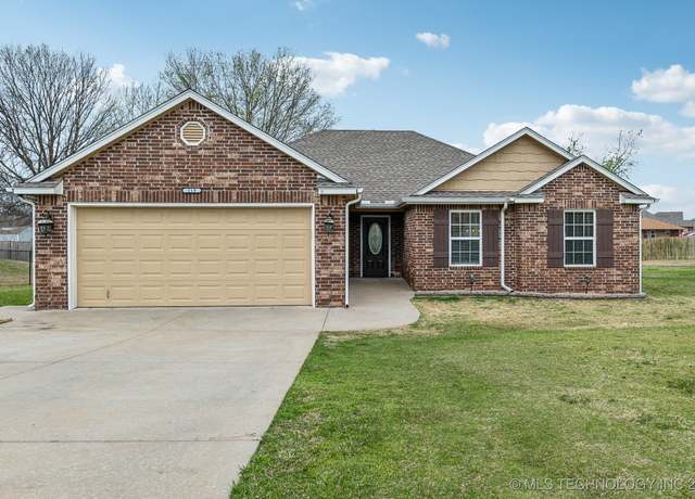 Property at 119 Redbud St, Mannford, OK 74044, 3 beds, 2 baths