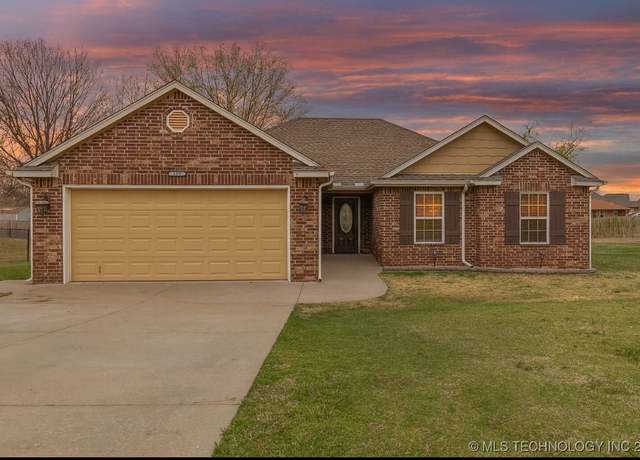 Property at 119 Redbud St, Mannford, OK 74044, 3 beds, 2 baths