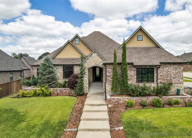 Property at 3805 S Tamarack Ave, Broken Arrow, OK 74011, 3 beds, 2.5 baths