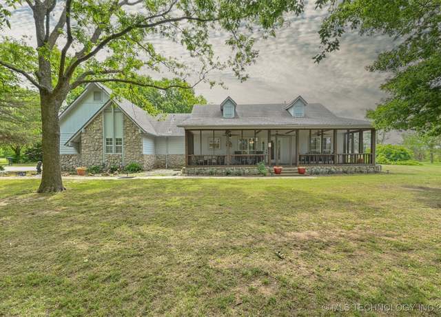 Property at 2606 E 151st St S, Bixby, OK 74008, 2 beds, 3 baths