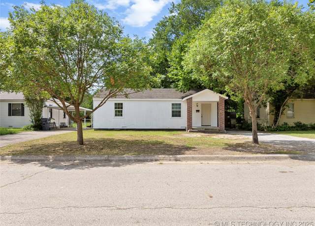 Property at 1624 7th NW, Ardmore, OK 73401, 4 beds, 3 baths