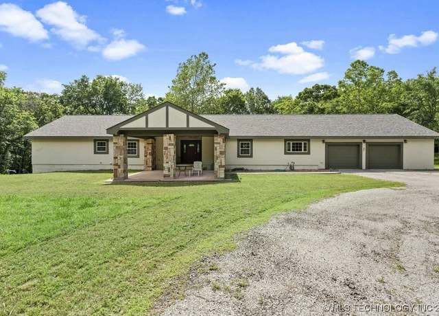 Property at 1628 Battle Dr, Grove, OK 74344, 4 beds, 4.5 baths