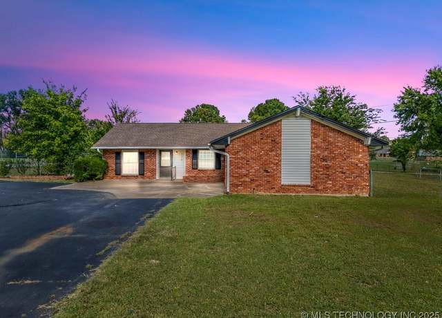 Property at 738 Winter Ln, Claremore, OK 74017, 4 beds, 2 baths