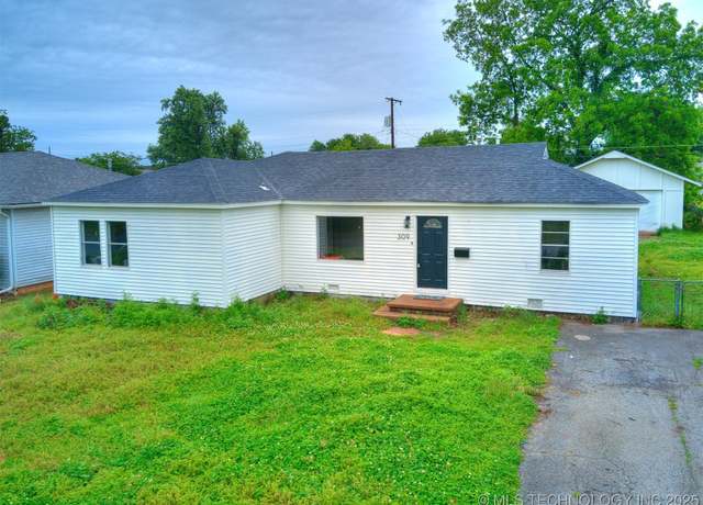 Property at 309 W 42nd St, Sand Springs, OK 74063, 4 beds, 3 baths