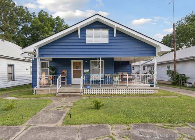 Property at 805 W Gentry St, Henryetta, OK 74437, 3 beds, 1 bath