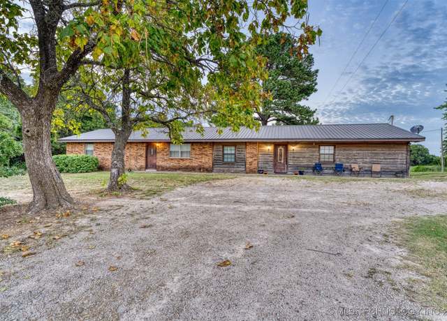 Property at 8248 E 122nd Rd, Wetumka, OK 74883, 3 beds, 2 baths