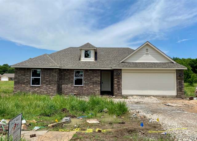 Property at 408 NW 7th St, Wagoner, OK 74467, 4 beds, 2 baths