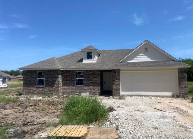 Property at 408 NW 7th St, Wagoner, OK 74467, 4 beds, 2 baths