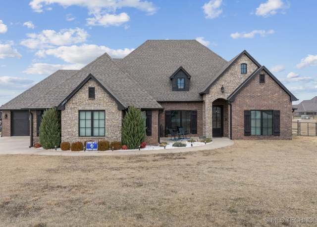 Property at 7003 E 88th St N, Owasso, OK 74055, 4 beds, 3.5 baths