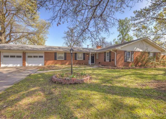 Property at 601 SE 14th St, Pryor, OK 74361, 4 beds, 2 baths