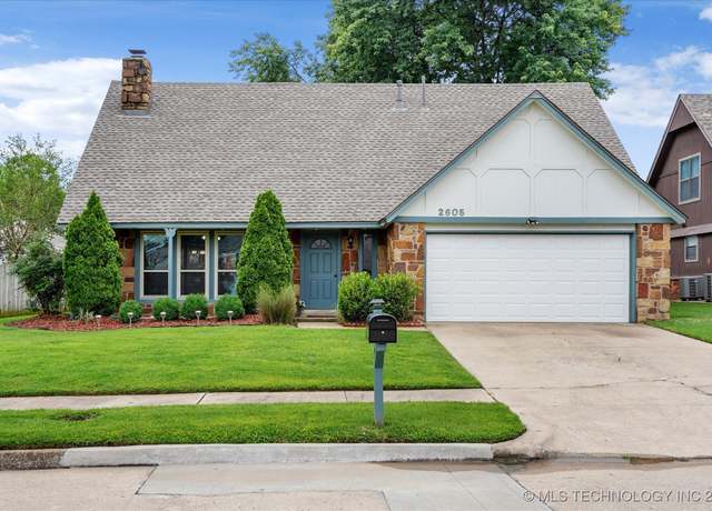 Property at 2605 W Atlanta Ct, Broken Arrow, OK 74012, 4 beds, 3 baths