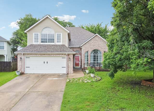 Property at 4514 W Toledo Ct, Broken Arrow, OK 74012, 5 beds, 2.5 baths