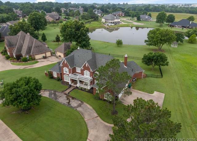 Property at 8766 Haskell Dr, Broken Arrow, OK 74014, 4 beds, 4.5 baths