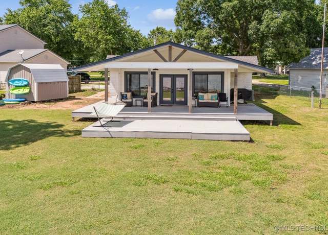 Property at 25588 S 608 Rd, Grove, OK 74344, 3 beds, 2 baths