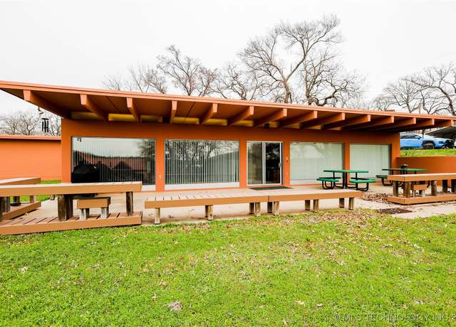 Property at 2664 Spence, Sulphur, OK 73086, 3 beds, 2 baths