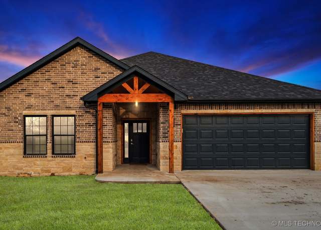 Property at 207 Lindsey Ave, Adair, OK 74330, 3 beds, 2 baths