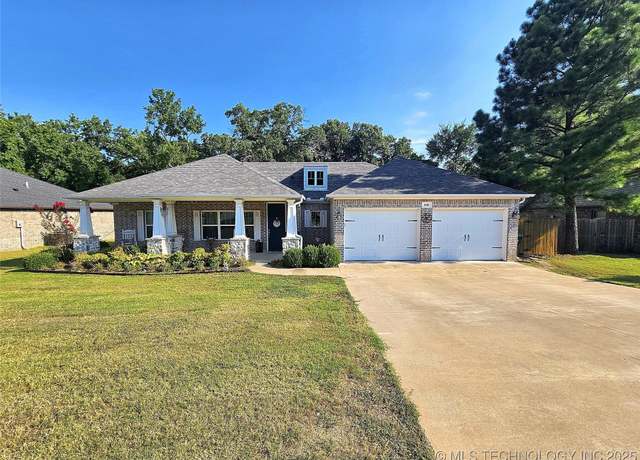 Property at 440 Talley St, Tahlequah, OK 74464, 3 beds, 2 baths