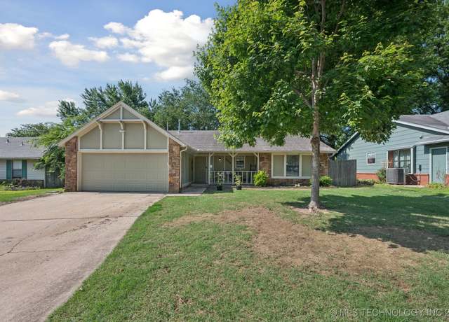 Property at 4509 W Toledo St, Broken Arrow, OK 74012, 3 beds, 2 baths