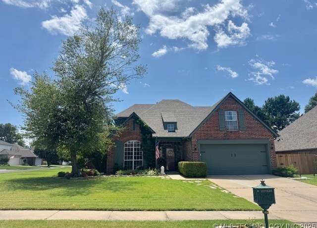 Property at 3301 W Broadway Ct, Broken Arrow, OK 74012, 4 beds, 2.5 baths