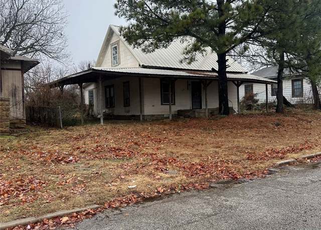 Property at 616 S Florida Ave, Okmulgee, OK 74447, 3 beds, 1 bath